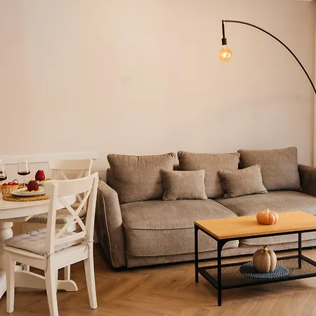 Maya's Flats & 54 - Walowa 40 *