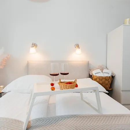 Maya's Flats & 54 - Walowa 40