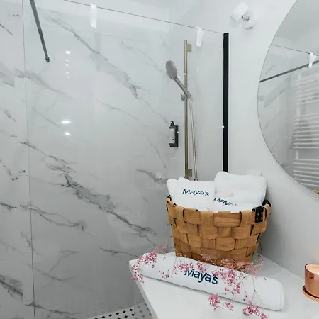 Maya's Flats & 54 - Walowa 40