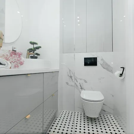 Maya's Flats & 54 - Walowa 40 *