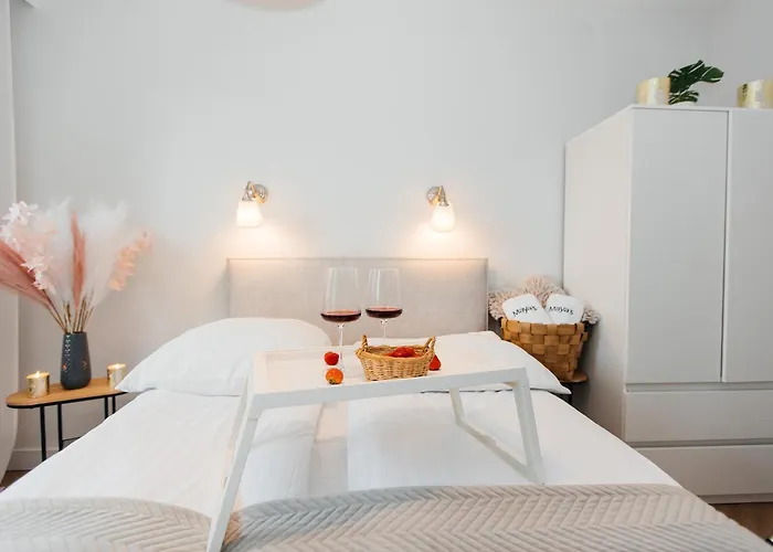 Maya's Flats & 54 - Walowa 40