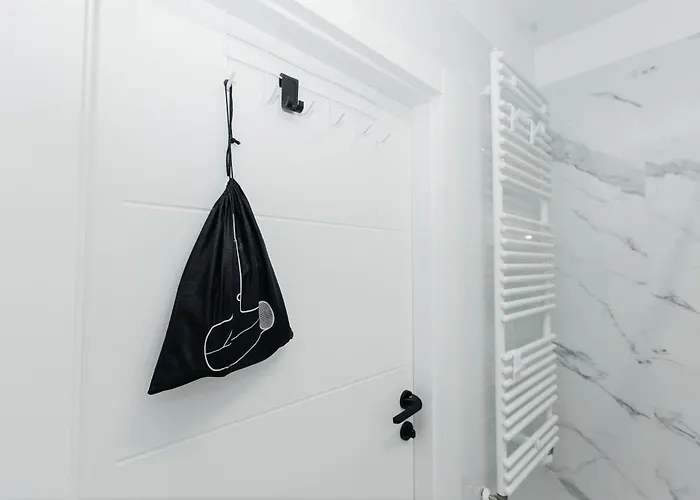 Maya's Flats & 54 - Walowa 40 *