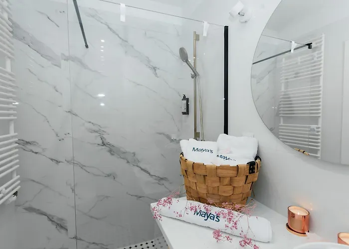 Maya's Flats & 54 - Walowa 40