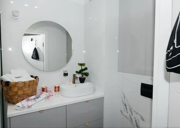 Maya's Flats & 54 - Walowa 40